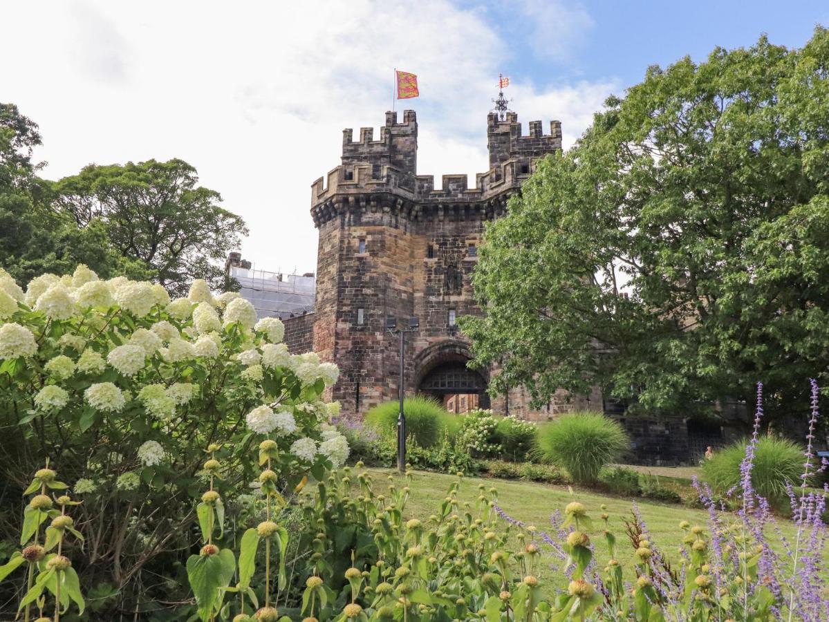 Villa 5 Castle Hill Lancaster Exterior foto